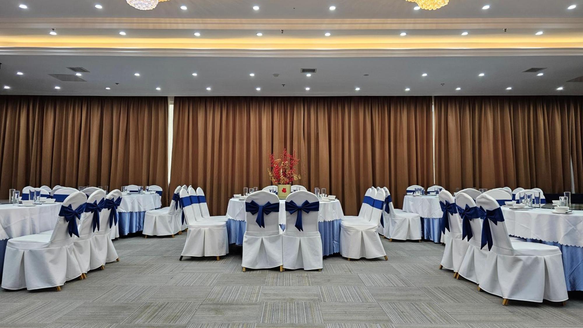 Holiday Inn Express Chengdu Tianfu Square By Ihg - Chunxi Road And Kuanzhai Alley 외부 사진