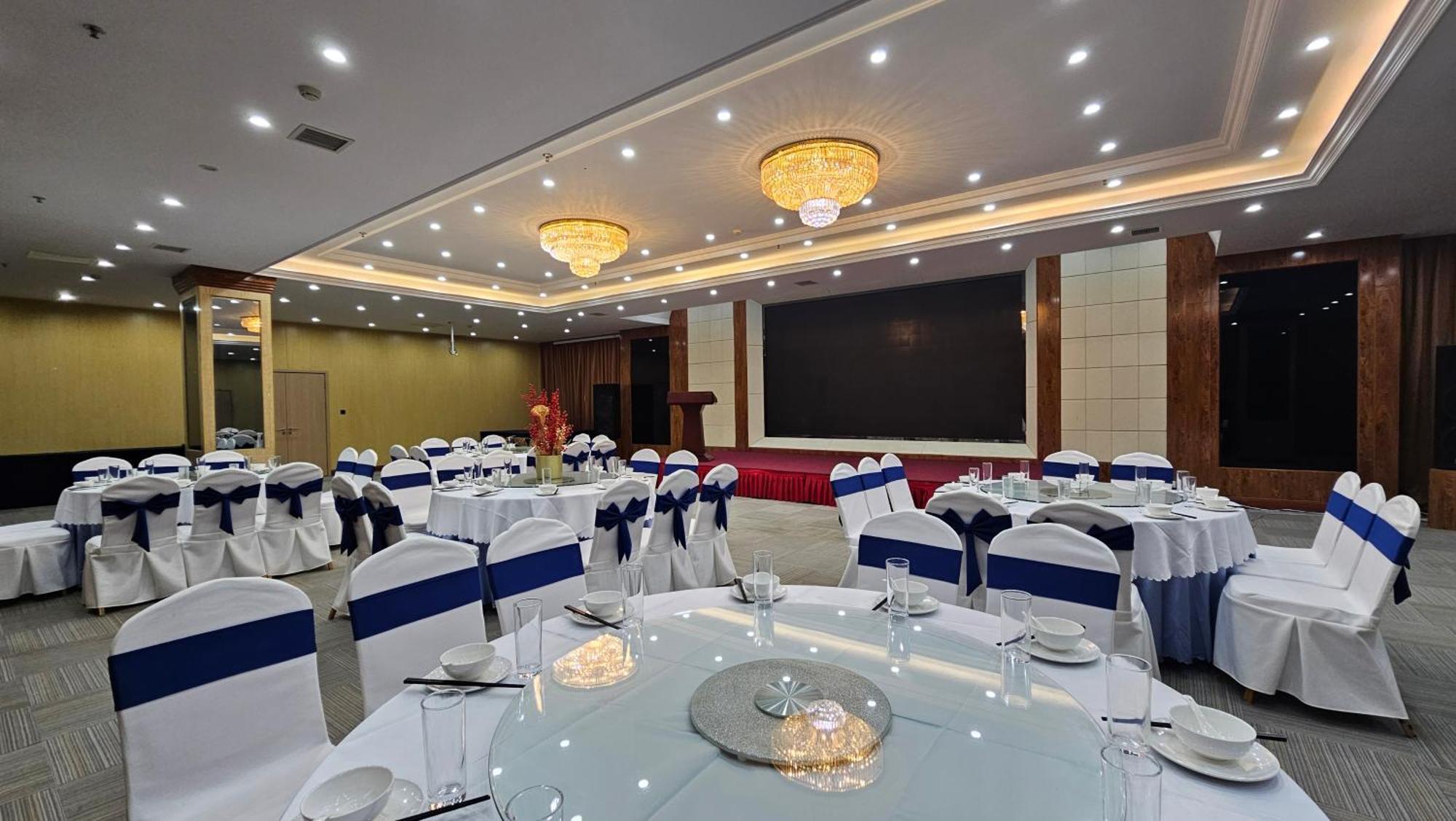 Holiday Inn Express Chengdu Tianfu Square By Ihg - Chunxi Road And Kuanzhai Alley 외부 사진