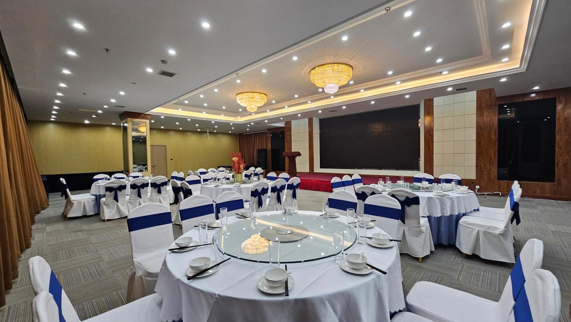 Holiday Inn Express Chengdu Tianfu Square By Ihg - Chunxi Road And Kuanzhai Alley 외부 사진