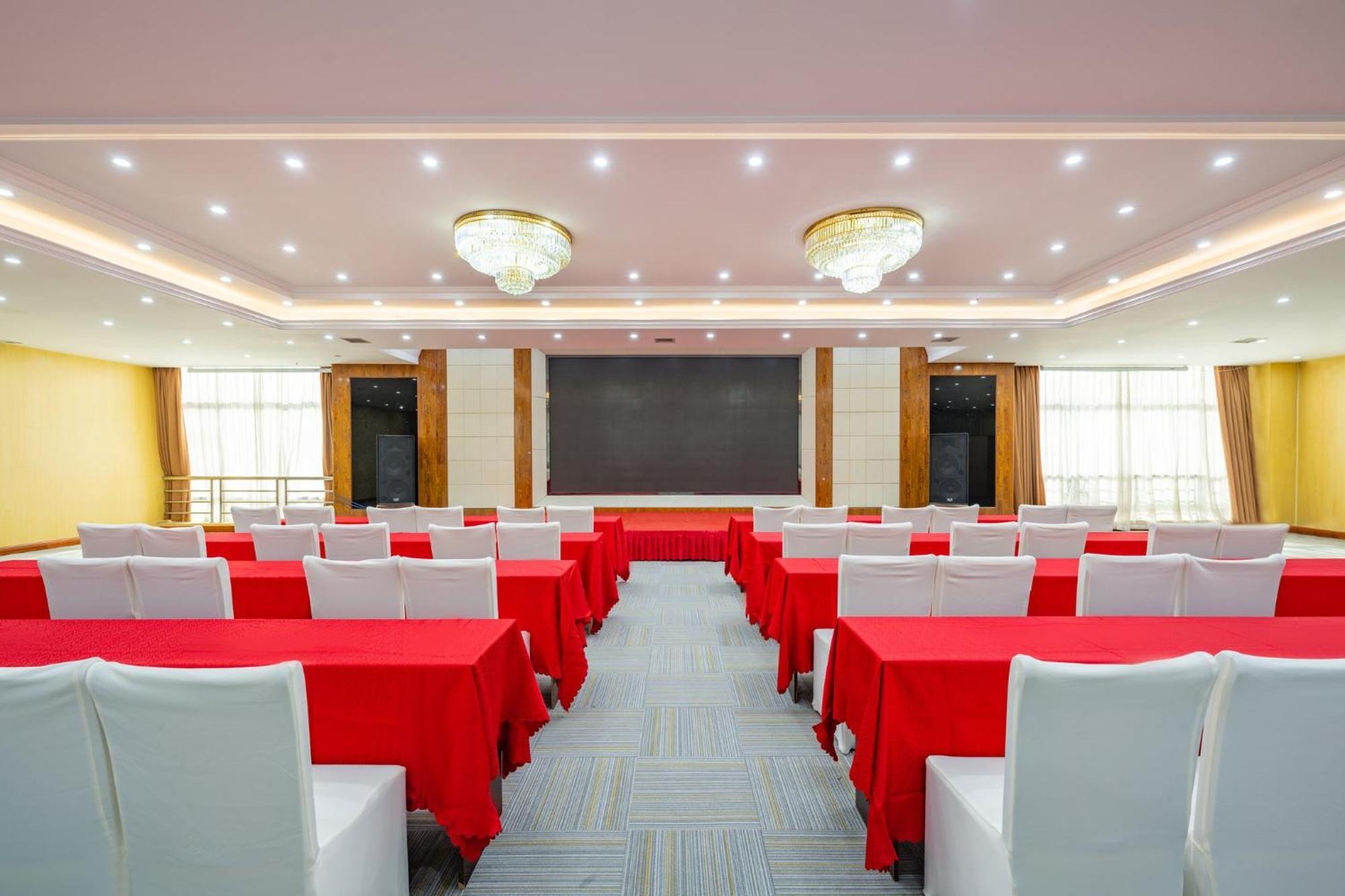 Holiday Inn Express Chengdu Tianfu Square By Ihg - Chunxi Road And Kuanzhai Alley 외부 사진